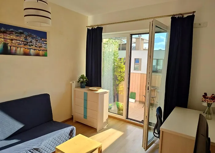 Octavian * وارسو